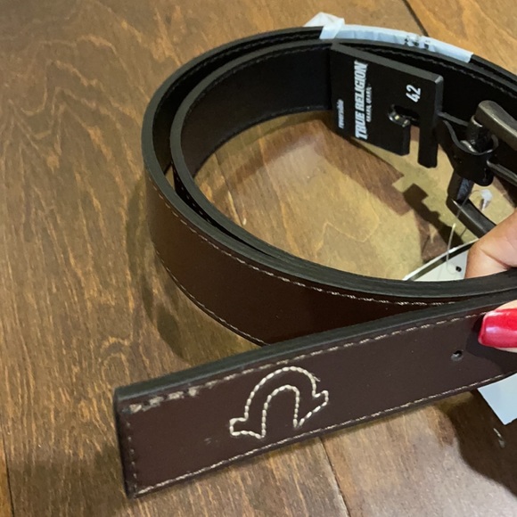 True Religion Mens Reversible Belt Black/Brown Sz 42 - Picture 4 of 4